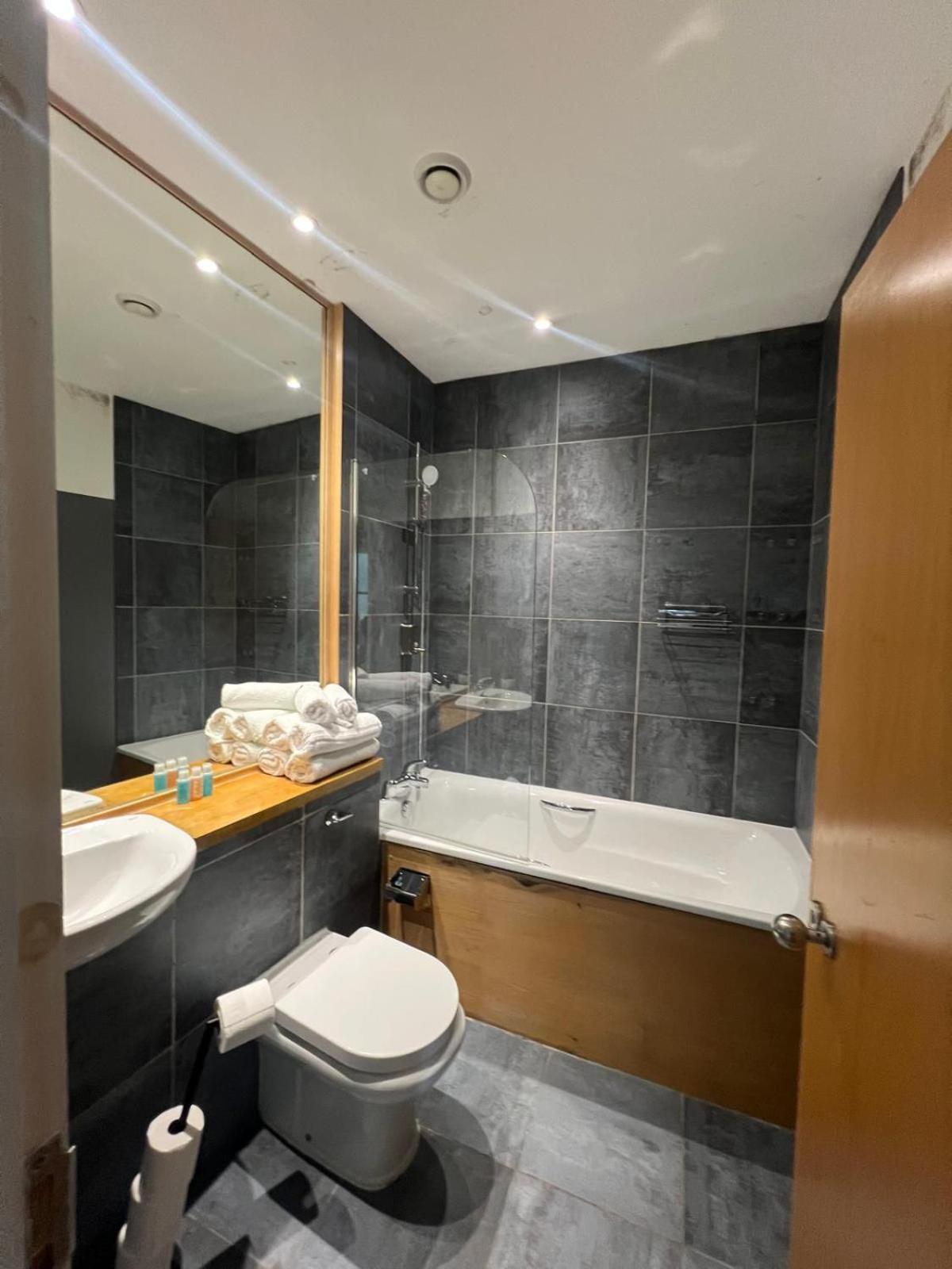 Super Prime City Centre Modern 3 Bed Apartment Ливерпуль Экстерьер фото